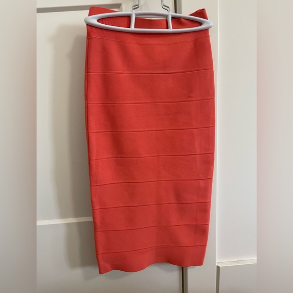 BCBGMAXAZRIA-LEGER skirt - Picture 2 of 5